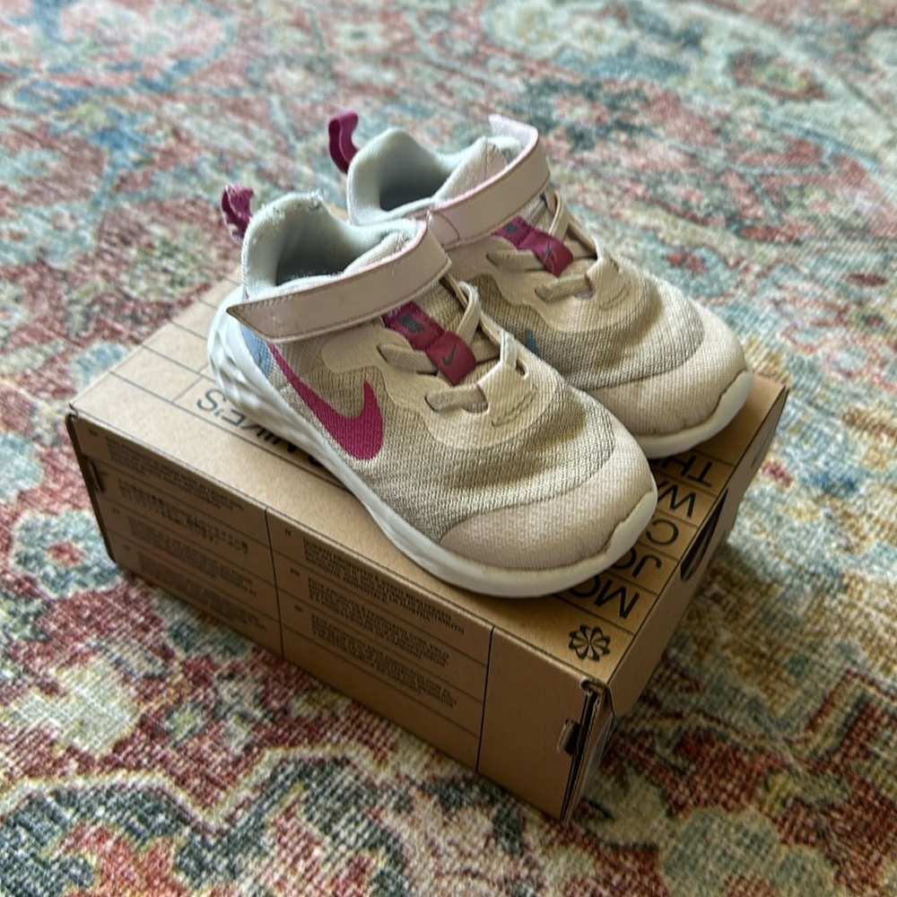 Nike Sneakers